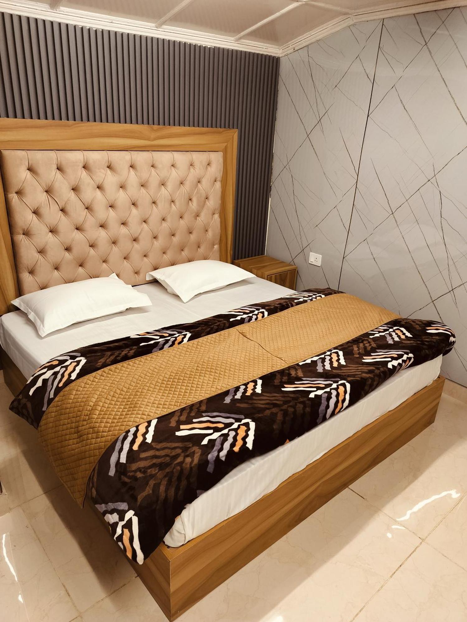 Madan Kunj B & B Mall Road Šimla Exteriér fotografie